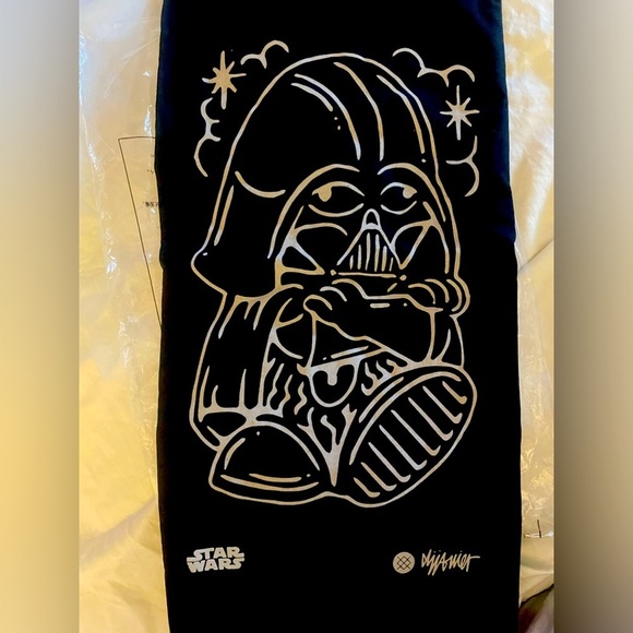 New Star Wars collectible T-shirt, still in bag with tags - Picture 2 of 10